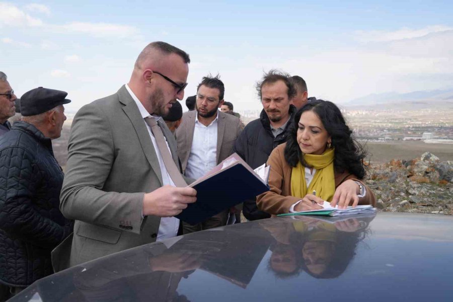 İki Beldeyi Karşı Karşıya Getiren Sınır Tartışmasında Karar Çıktı