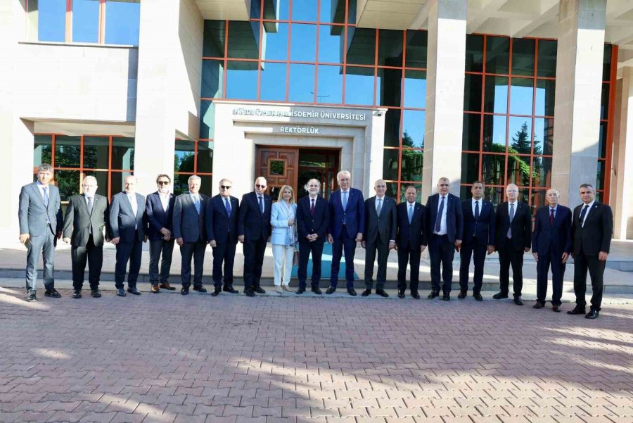 Niğde Ömer Halisdemir Üniversitesi İstanbul Sanayi Odası Üyelerini Ağırladı