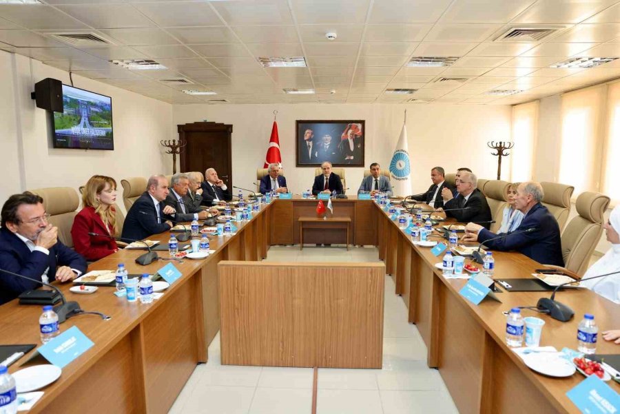 Niğde Ömer Halisdemir Üniversitesi İstanbul Sanayi Odası Üyelerini Ağırladı