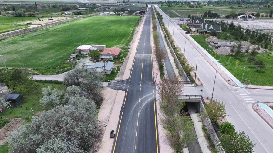 Niğde’de Altyapısı Tamamlanan Yollar Sıcak Asfaltla Yenileniyor