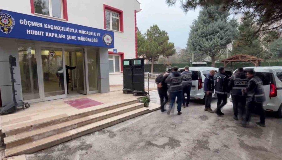 Konya Merkezli Göçmen Kaçakçılığı Operasyonunda 10 Tutuklama