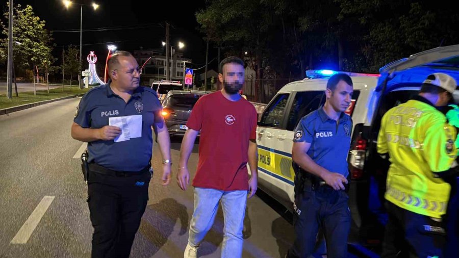 Alkollü Sürücü İle Polisin Nefes Kesen Kovalamacası Kamerada