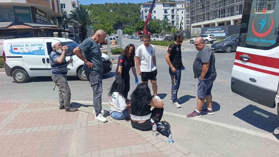 Kamyonete Çarpmamak İçin Fren Yaptı, Devrilen Motosikletiyle Sürüklenip Yaralandı