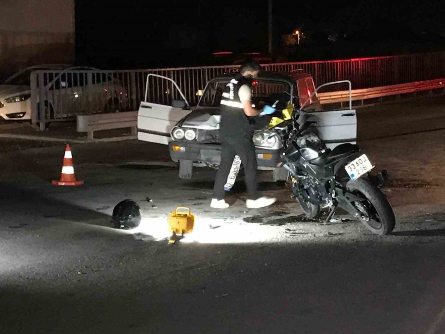 Otomobille Çarpışan Motosikletin Sürücüsü Ağır Yaralandı