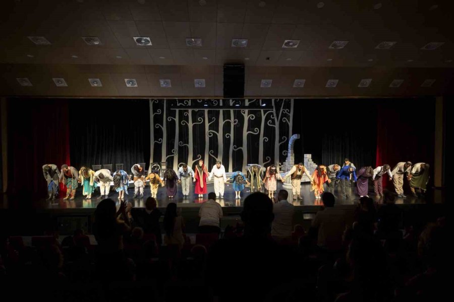Mersin Şehir Tiyatrosu’na ’ensemble Ödülü’