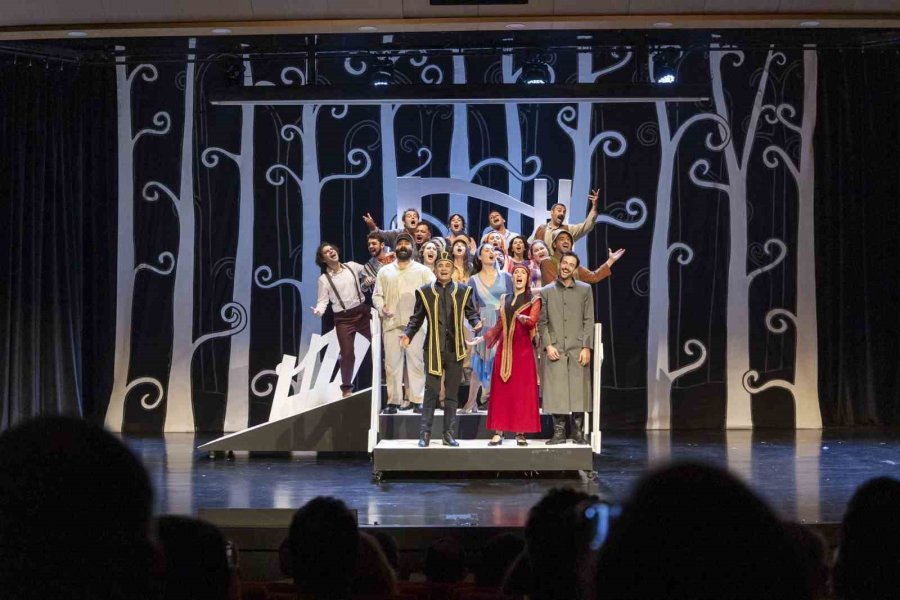 Mersin Şehir Tiyatrosu’na ’ensemble Ödülü’