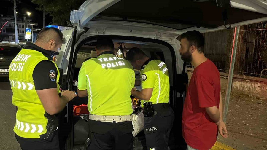 Alkollü Sürücü İle Polisin Nefes Kesen Kovalamacası Kamerada