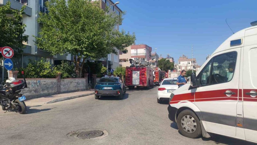 Antalya’da 13 Yaşındaki Çocuk Çakmakla Oynarken Evi Yaktı