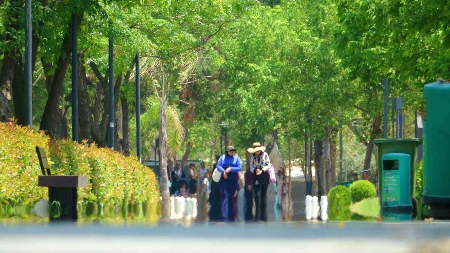 Antalya’da Nem Yüzde 86’lara Ulaştı, Kentin Üzeri Nem Bulutları İle Kaplandı