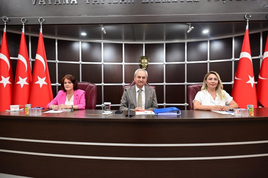Kepez Belediye Başkanı Kocagöz’den Çalışanlara Bayram İkramiyesi Müjdesi
