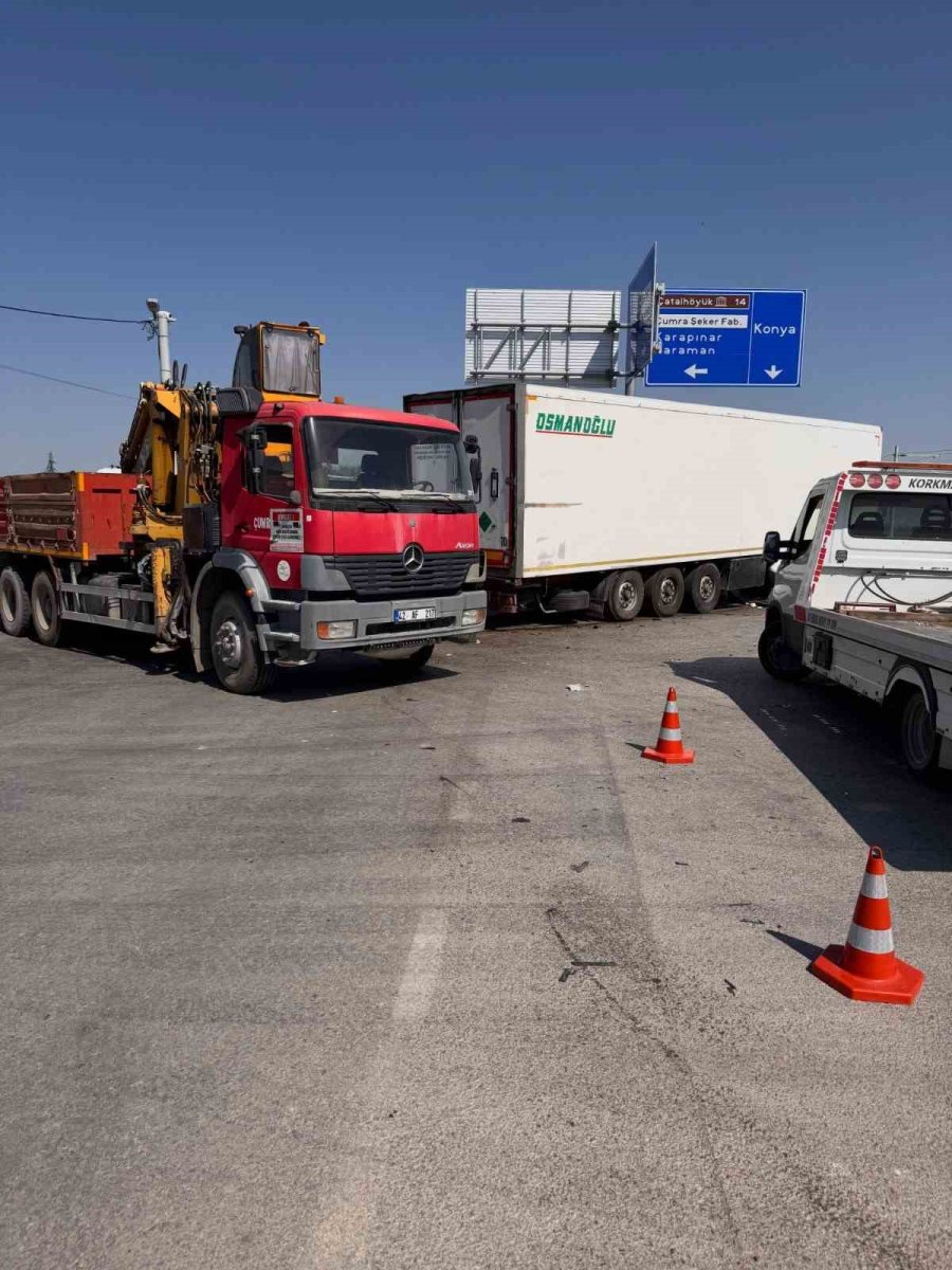 Tır İle Otomobil Çarpıştı: 2 Ölü, 2 Yaralı
