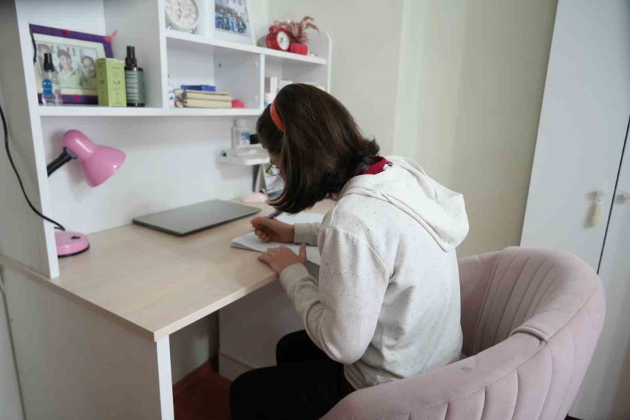 Koruyucu Aile Olup Bir Çocuğun Hayatını Değiştirdiler