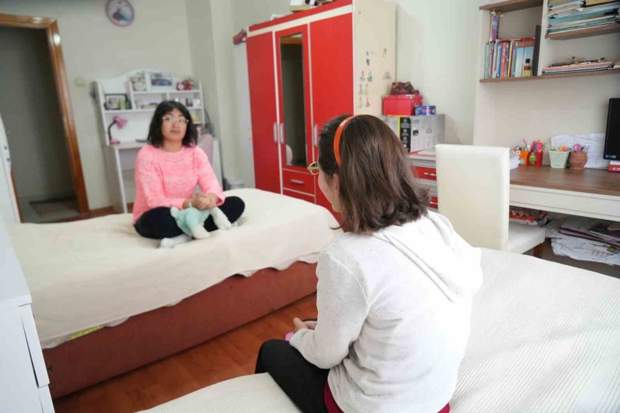 Koruyucu Aile Olup Bir Çocuğun Hayatını Değiştirdiler