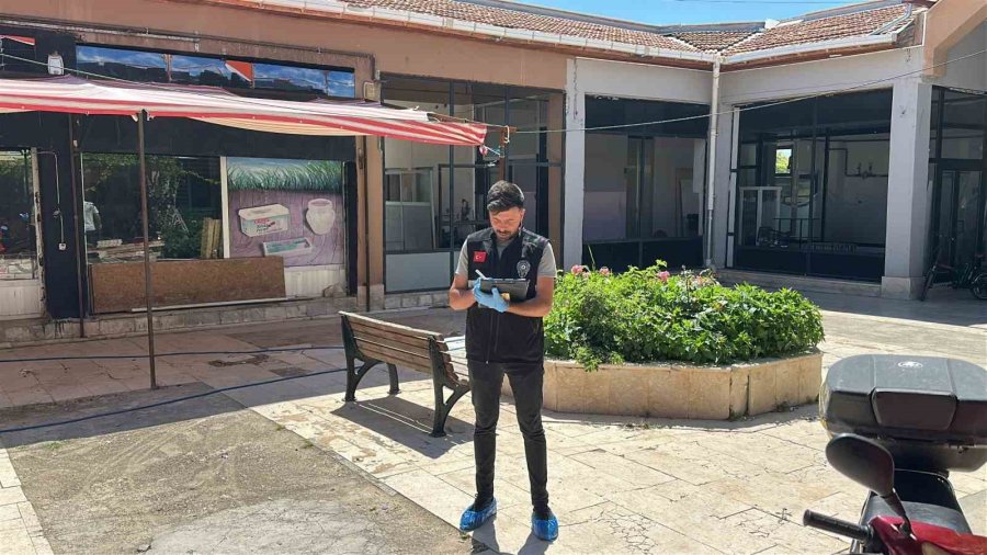 Karaman’da Pes Dedirten Hırsızlık: Camı Kırarak İçeri Giren Hırsız Dmd Hastası Çocuğun Yardım Kumbarasındaki Paraları Çaldı