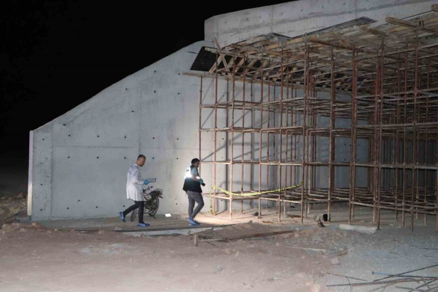 Köprü İnşaatının İskele Demirlerine Çarpan Motosikletli Ağır Yaralandı