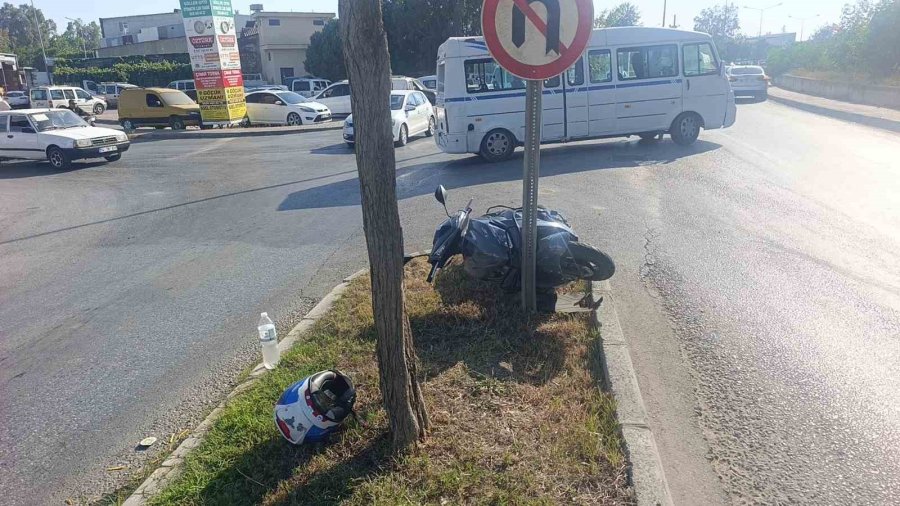 Manavgat’ta Otomobil İle Motosiklet Çarpıştı: 1 Yaralı