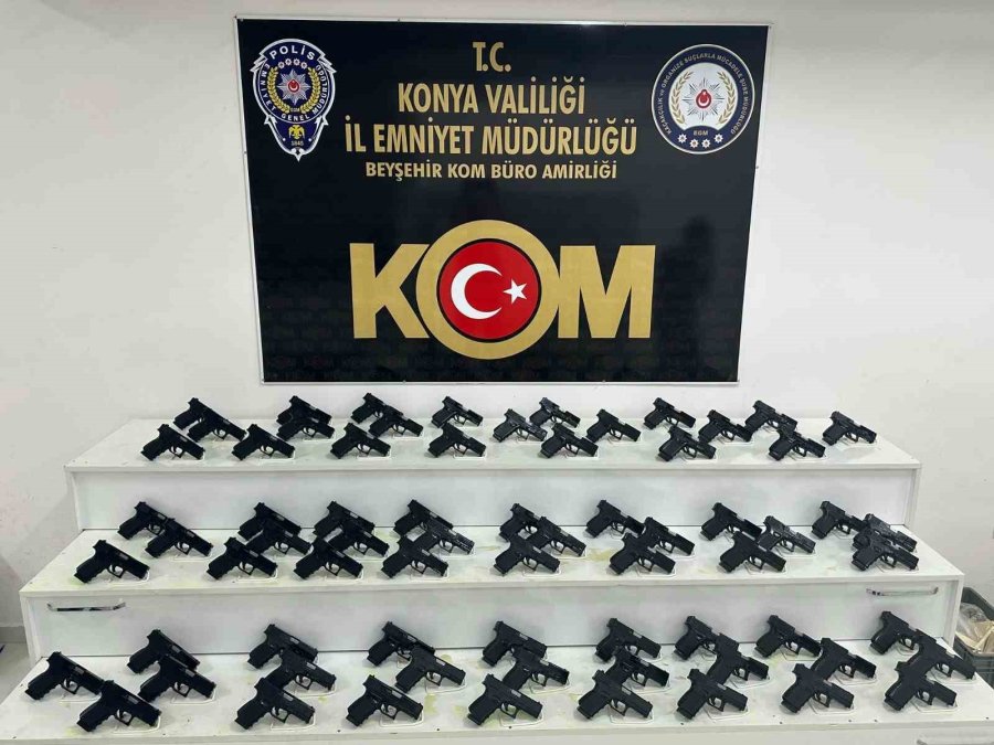 Durdurulan Araçta 70 Adet Kaçak Tabanca Bulundu