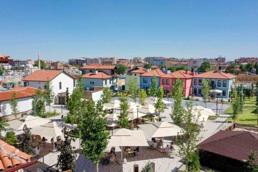 Suriçi Dönüşümünün Gözdesi; Tescilli Binalar Şimdi Konya Turizminin Yıldızı