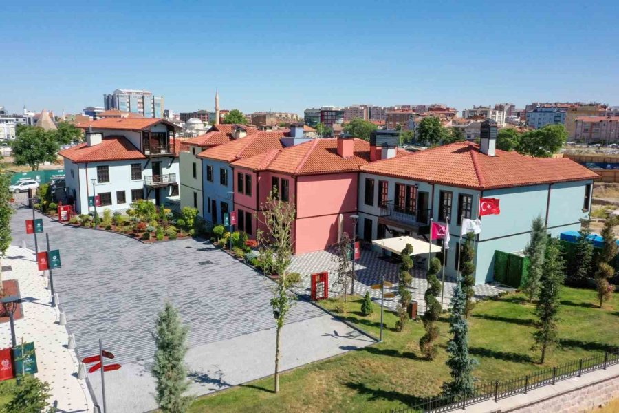 Suriçi Dönüşümünün Gözdesi; Tescilli Binalar Şimdi Konya Turizminin Yıldızı