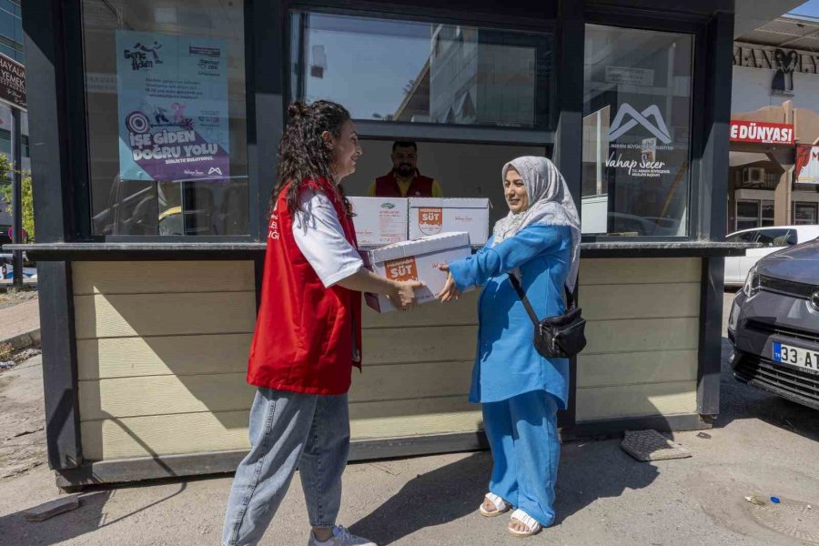 Mersin’de Anne Adaylarına Hamilelik Boyunca Süt Desteği