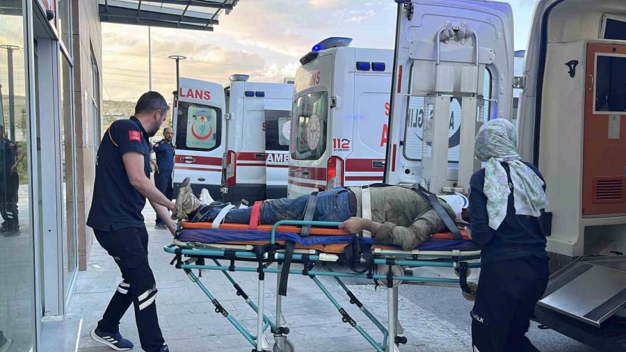 Çamardı’da Midibüs Devrildi: 3 Yaralı