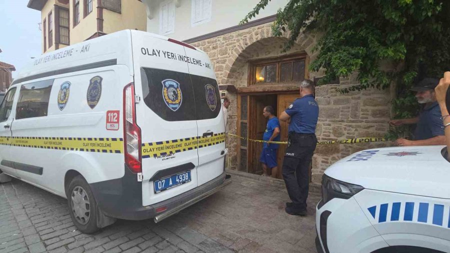 Antalya’da Yaşayan Alman Evinde Ölü Bulundu