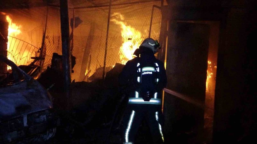40 Yıllık Emeği Gözlerinin Önünde Küle Döndü