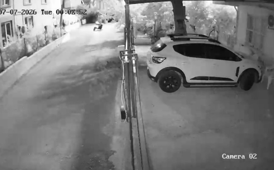 Gece Yarısı Patlatılan Havai Fişek, Mahalleyi Ayağa Kaldırdı: Kimi Deprem Sandı, Kimi Maç Var Zannetti