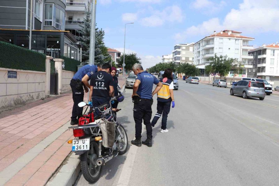 Otomobille Çarpışan Motosikletin Sürücüsü Yaralandı