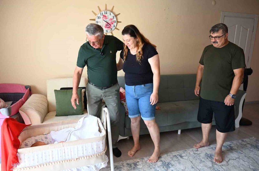 Kemer’de Anne Adaylarının Yol Arkadaşı: Anne Taksi