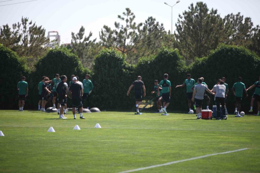İlhan Palut: "bugün İtibarıyla 5 Ana Transfer Yapmak İstiyoruz"
