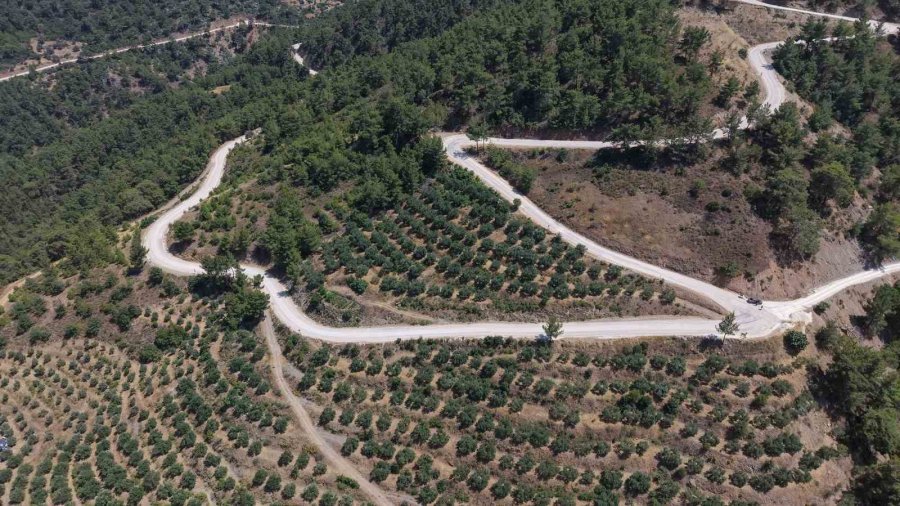 Silifke’de Kırsal Ulaşımı Rahatlatan Yol Çalışması Tamamlandı