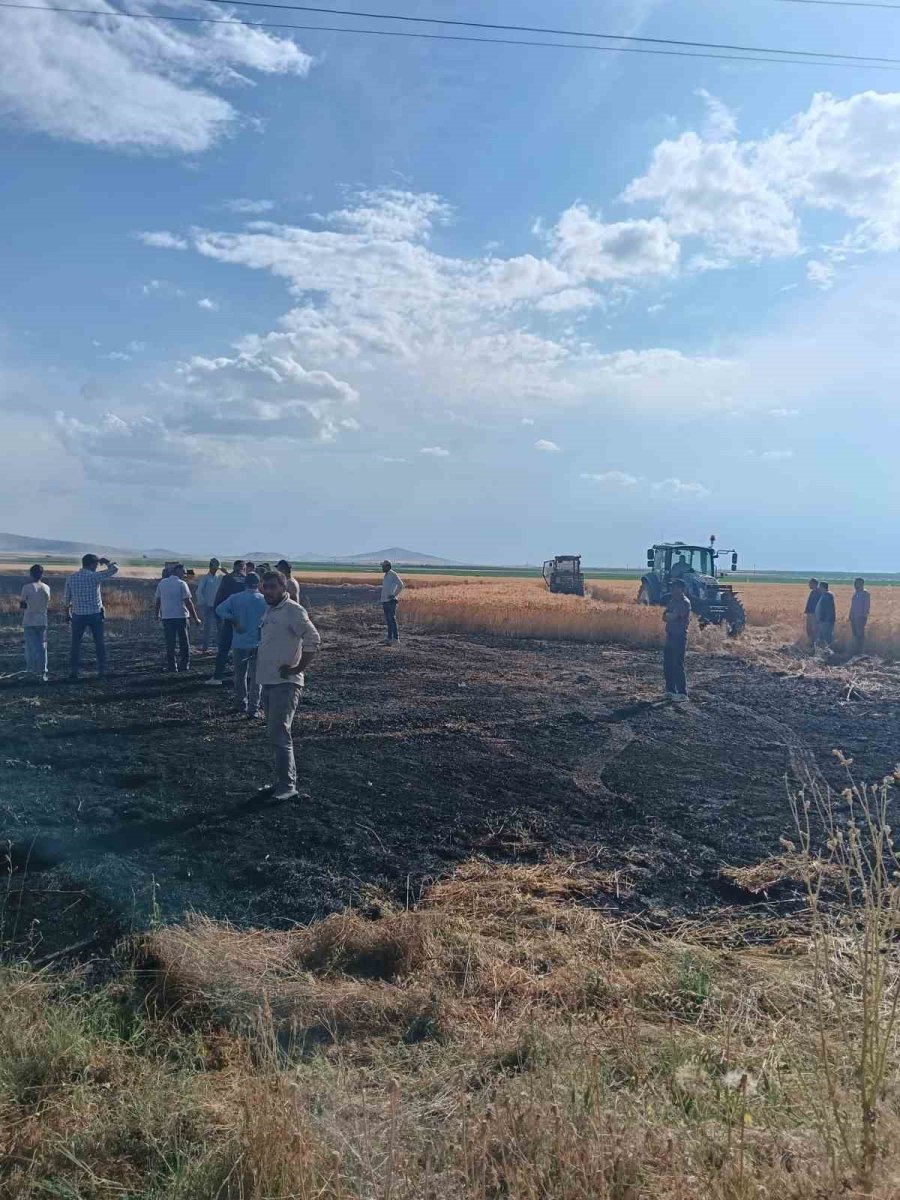 Karapınar’da Buğday Ekili Tarlada Yangın Paniği
