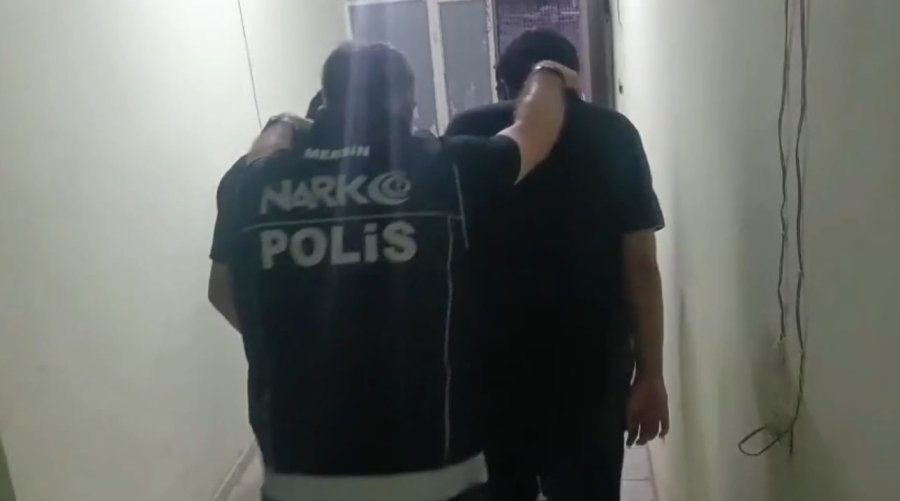 Duvar Saatlerinden 48 Kilodan Fazla Uyuşturucu Çıktı: 4 Tutuklama