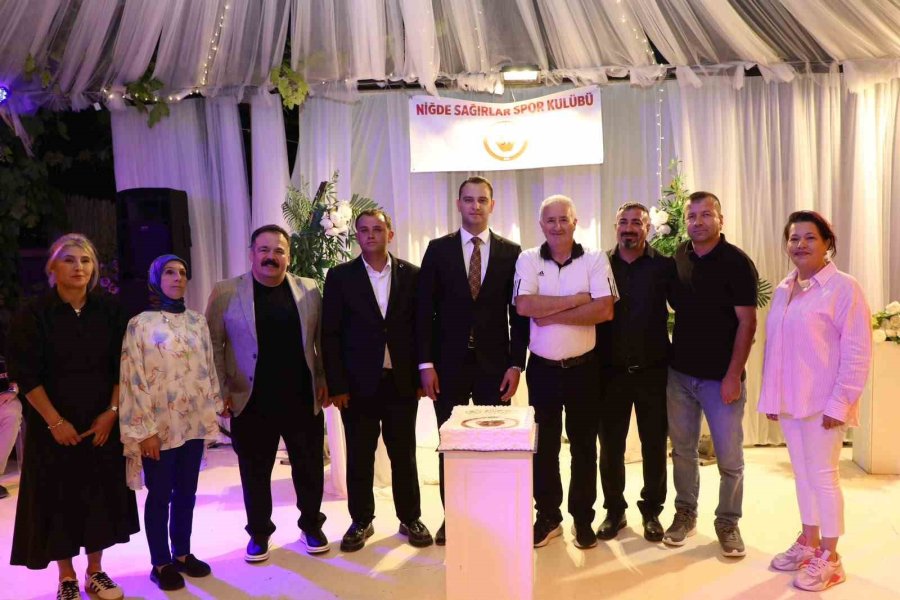 Niğde Sağırlar Spor Kulübü, Süper Lig’e Yükselmeyi Kutladı
