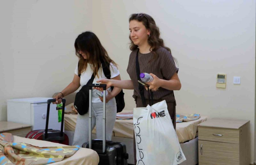 Antalya’nın 5 Yıldızlı Otelleri Aratmayan Yurtlarında Tatil İçin Rekor Başvuru