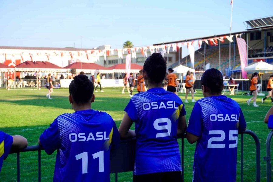 Alanya’da 2 Bin Kişilik Hentbol Şöleni Başladı