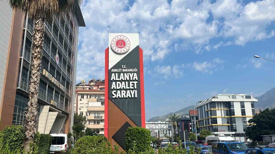 Devlete Ve Polise Hakaret Eden Yabancı Uyruklu Şüpheli Adliyeye Sevk Edildi