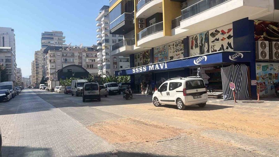Antalya’daki Zincirleme Kapkaç Ve Gasp Olayında Marketteki Kasiyer Yaşadığı Şoku Anlattı