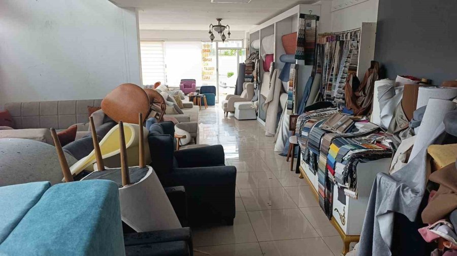 Uyurken Camın Patlama Sesine Uyandı, İhbarla İş Yerini Küle Dönmekten Kurtardı