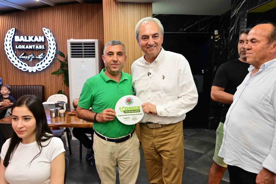 Kocagöz, "temizlik Kirletmemektir" Kampanyasını Kültür Kafeler Caddesi Esnafına Tanıttı