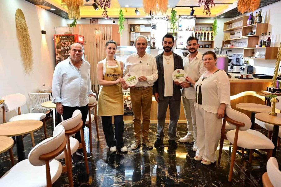 Kocagöz, "temizlik Kirletmemektir" Kampanyasını Kültür Kafeler Caddesi Esnafına Tanıttı