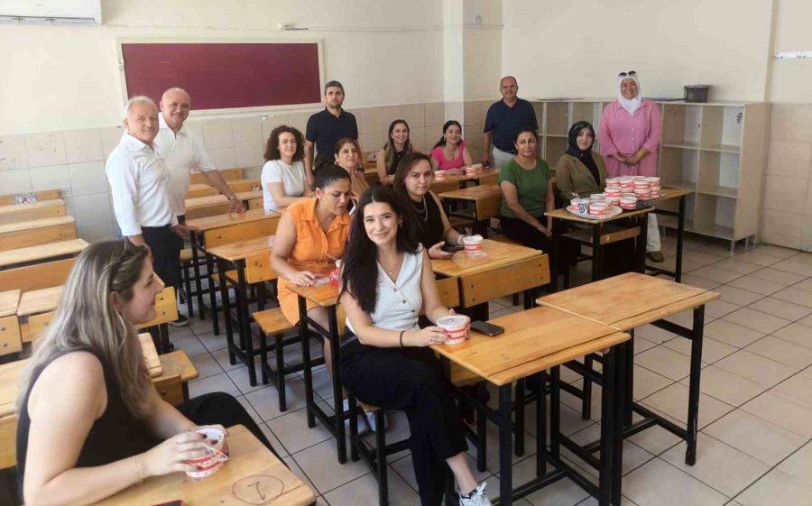 Eğitim Bir-sen’den Geleneksel Aşure İkramı