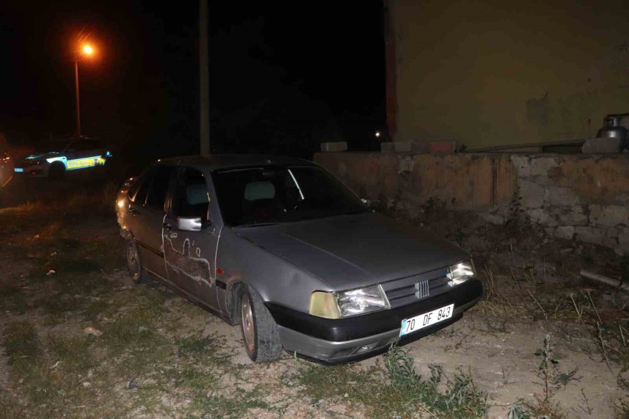 Otomobille Çarpışan Motosikletteki 2 Kişi Yaralandı