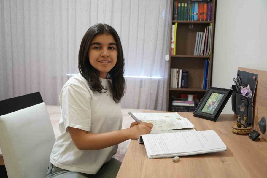 Türkiye Birincisinden Tam Puanın Sırrı: Disiplin, Az Telefon, Çok Tekrar