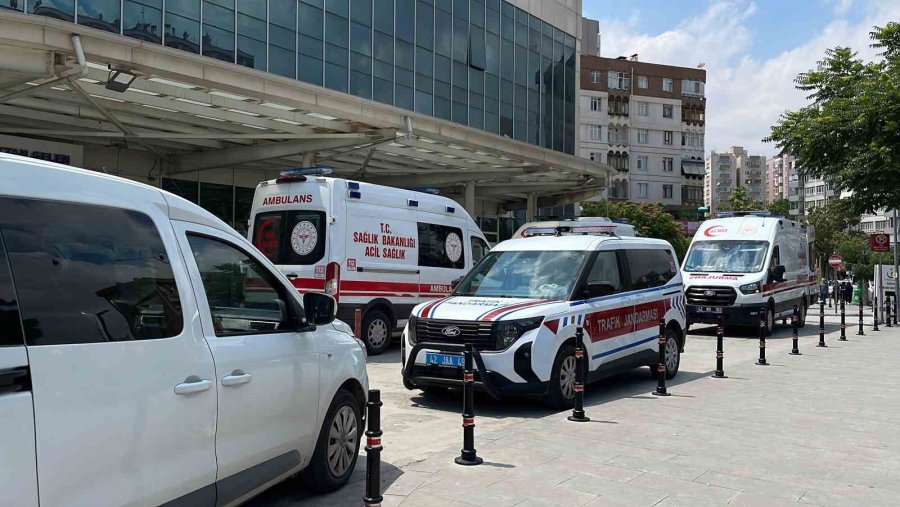 Alacak Verecek Meselesinde Vurulan Kuyumcu Ağır Yaralandı