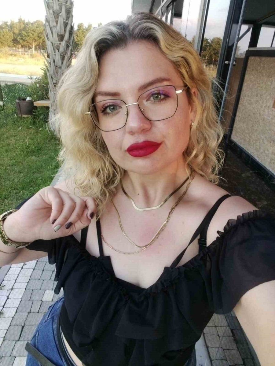 Eski Sevgilisinin Elinden Kırılan Bıçakla Kurtuldu