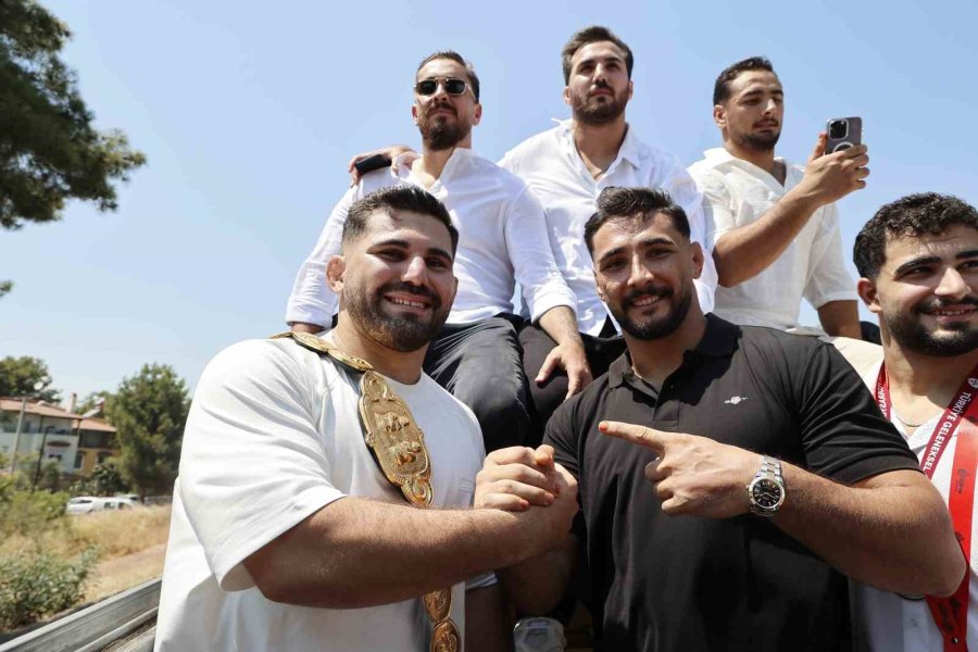 Kırkpınar Başpehlivanı Erkan Taş’a Antalya’da Coşkulu Karşılama