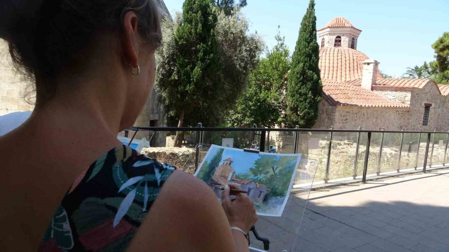 Yıllardır Yaşadıkları Antalya’nın Tarihini Tuvale Taşıyorlar