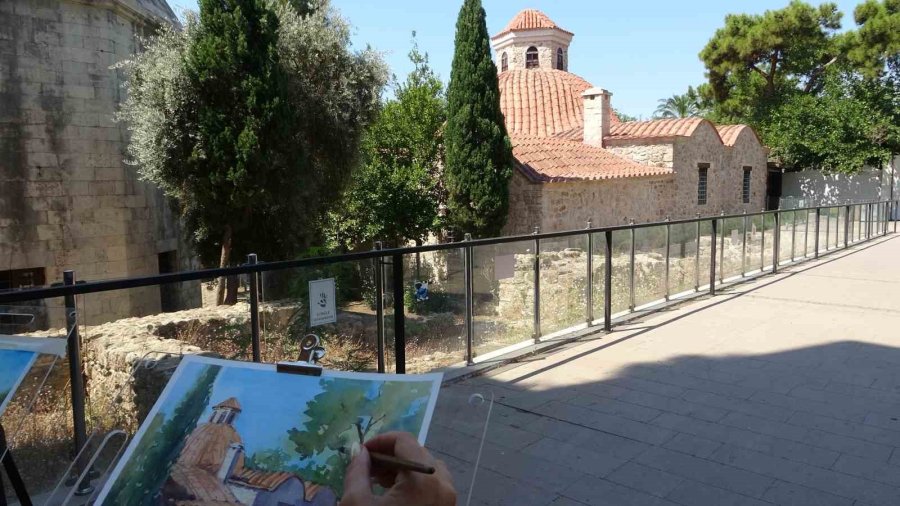 Yıllardır Yaşadıkları Antalya’nın Tarihini Tuvale Taşıyorlar